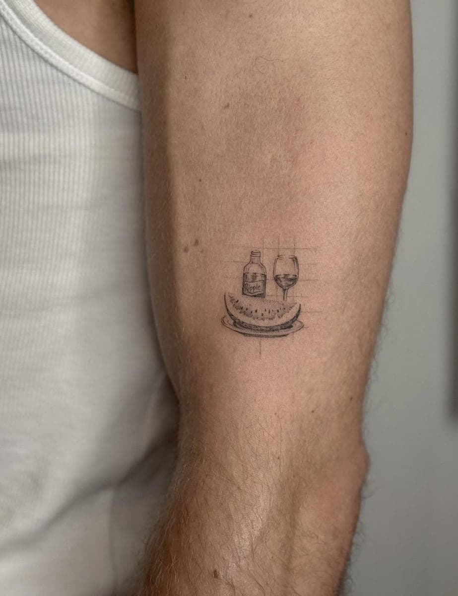 Tatuaje de línea fina de Lidia Alberich — L'Olivera, Barcelona